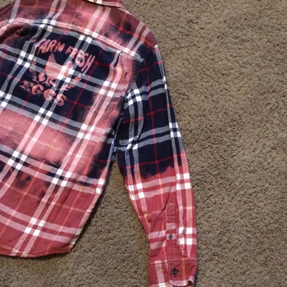 Custom design flannel shirt “Farm Fresh Eggs” Sz Large - Picture 9 of 16